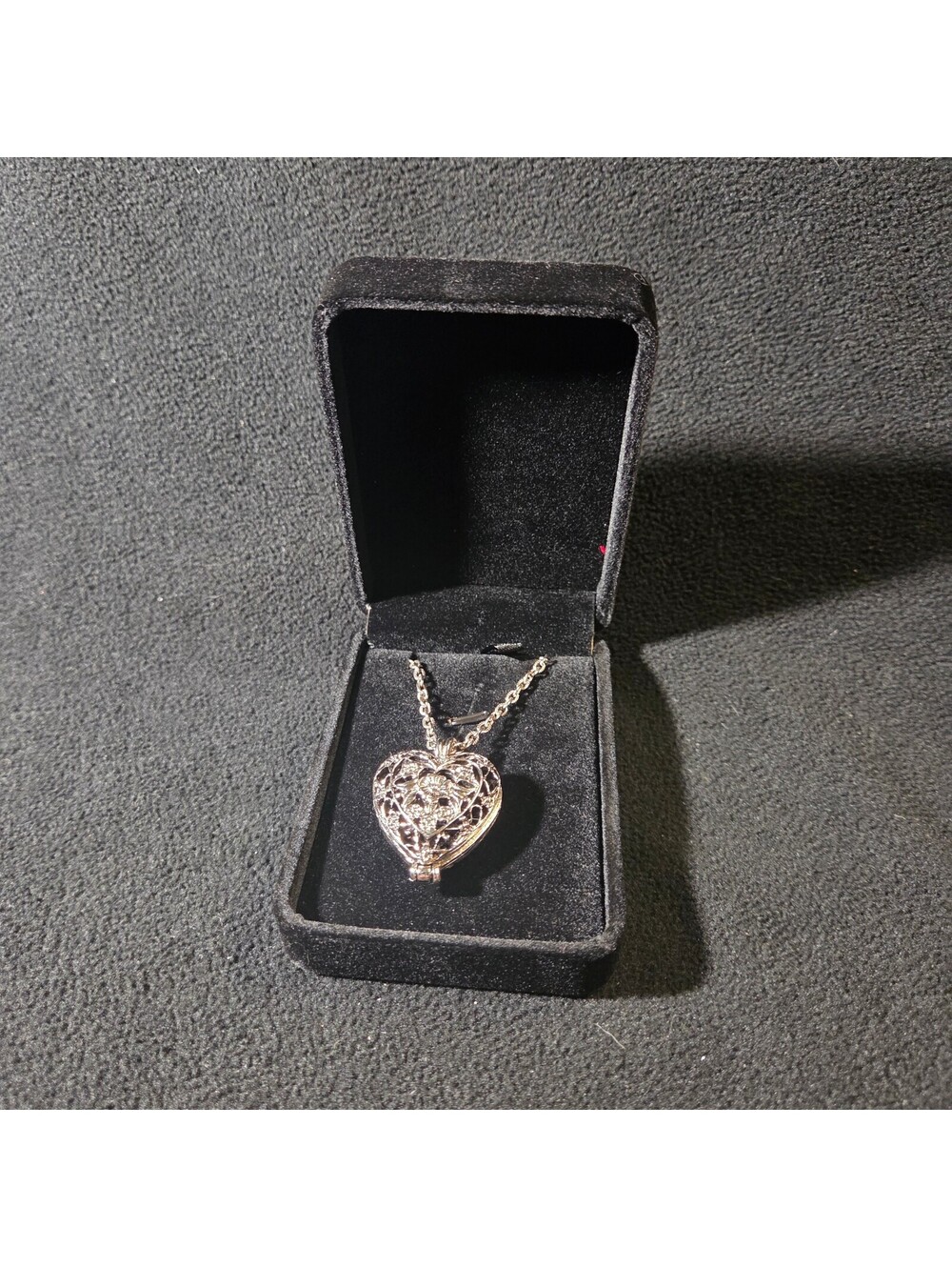 Vintage Silver Puff Filagree Heart Necklace